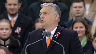 Orbán Viktor beszéde a Kossuth téren: nyíltan beszélt a háborúról, és megtette minden magyar választások legnagyobb ígéretét
