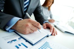 NIK: Administracja państwowa też zatrudniała na 'śmieciówkach'. ZOBACZ DANE