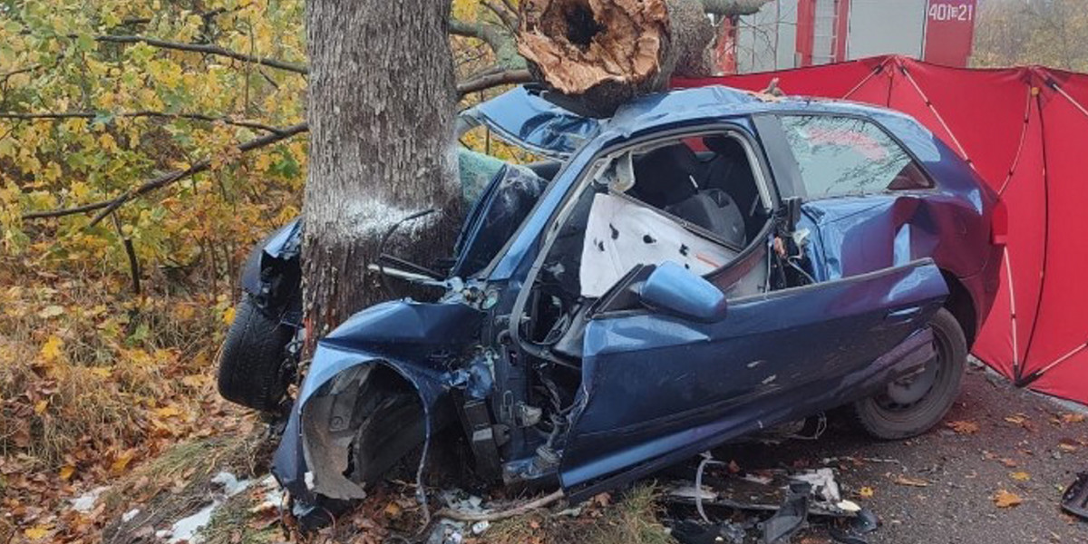 Pomorskie. Wypadek pod Bytowem. Nie żyje 18-latka. 