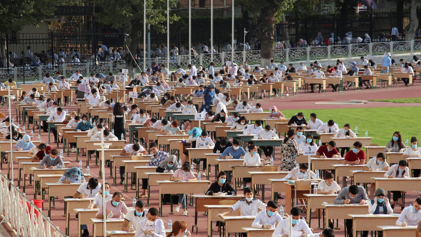 Egzaminy na studia w Taszkiencie, stolicy Uzbekistanu