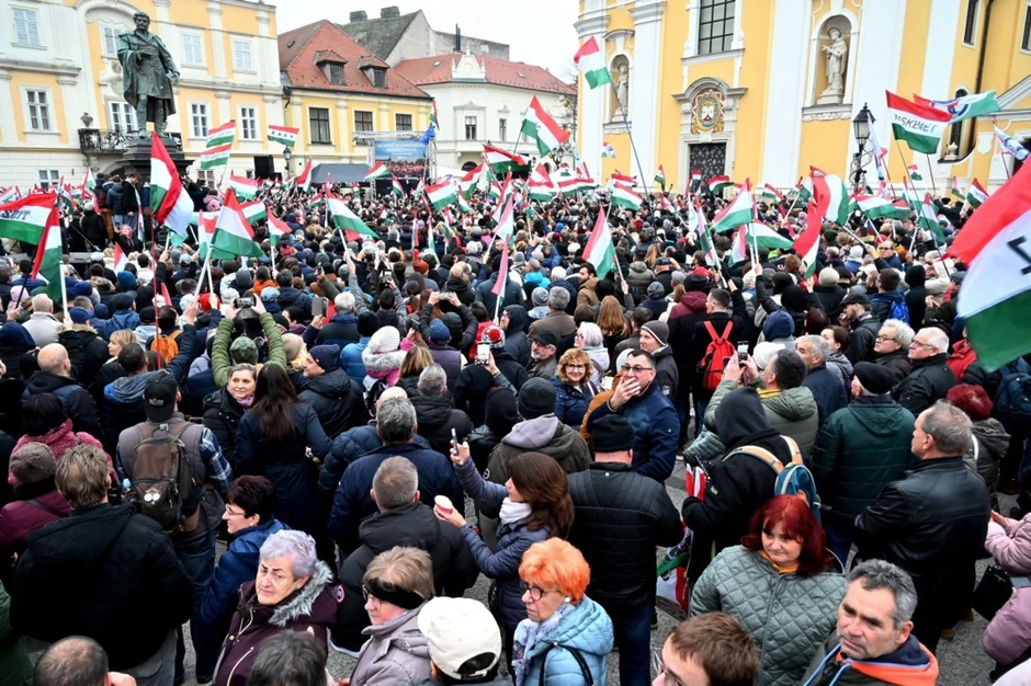 Pristalice Tise na mitingu u Đeru 15. novembra