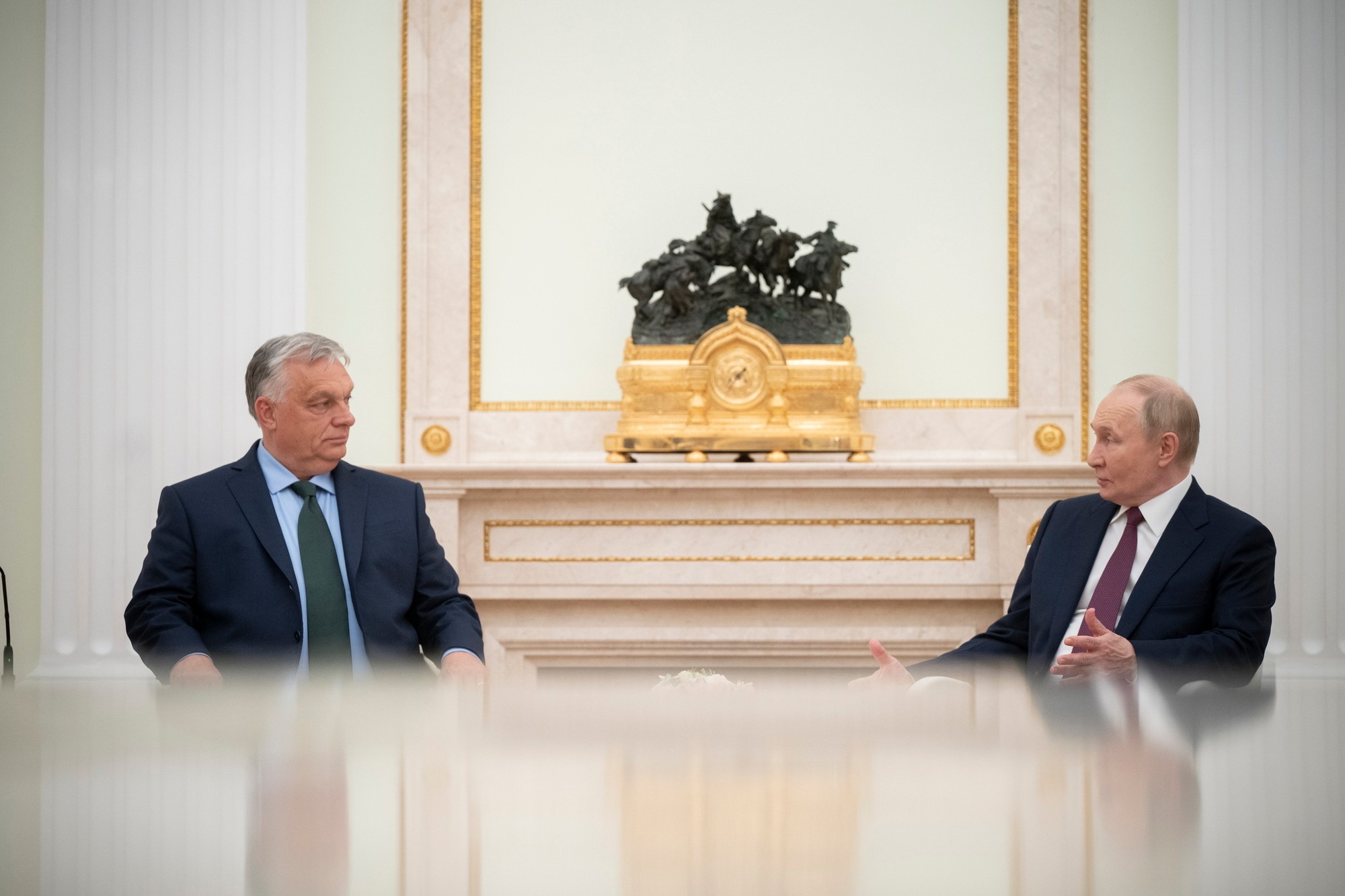 Ruský prezident Putin prijal v Kremli maďarského premiéra Orbána.