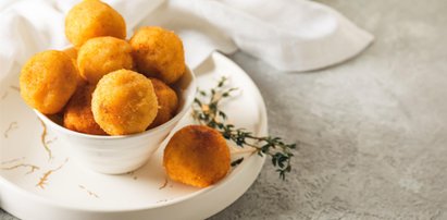 Oto pomysł na prostą przekąskę albo ciekawy lunch. Zrobisz ten smakołyk z resztek