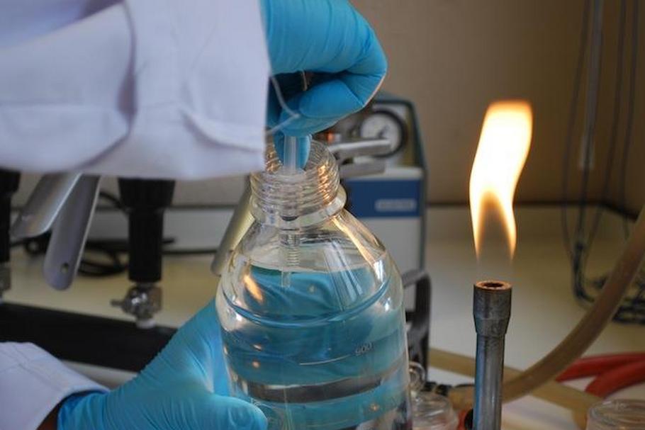 biopaliwo z glonów laboratorium innowacje badania