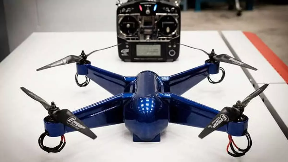 Dron gotowy do lotu zaraz po wyjściu z drukarki 3D