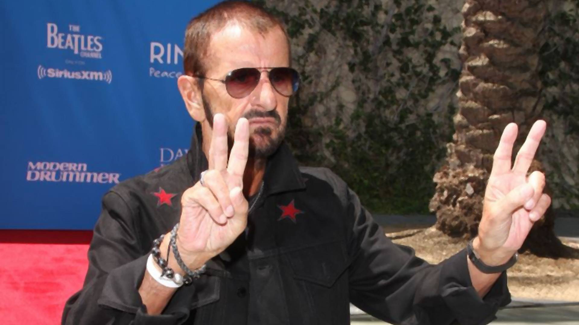 Lovagi rangot kap Ringo Starr