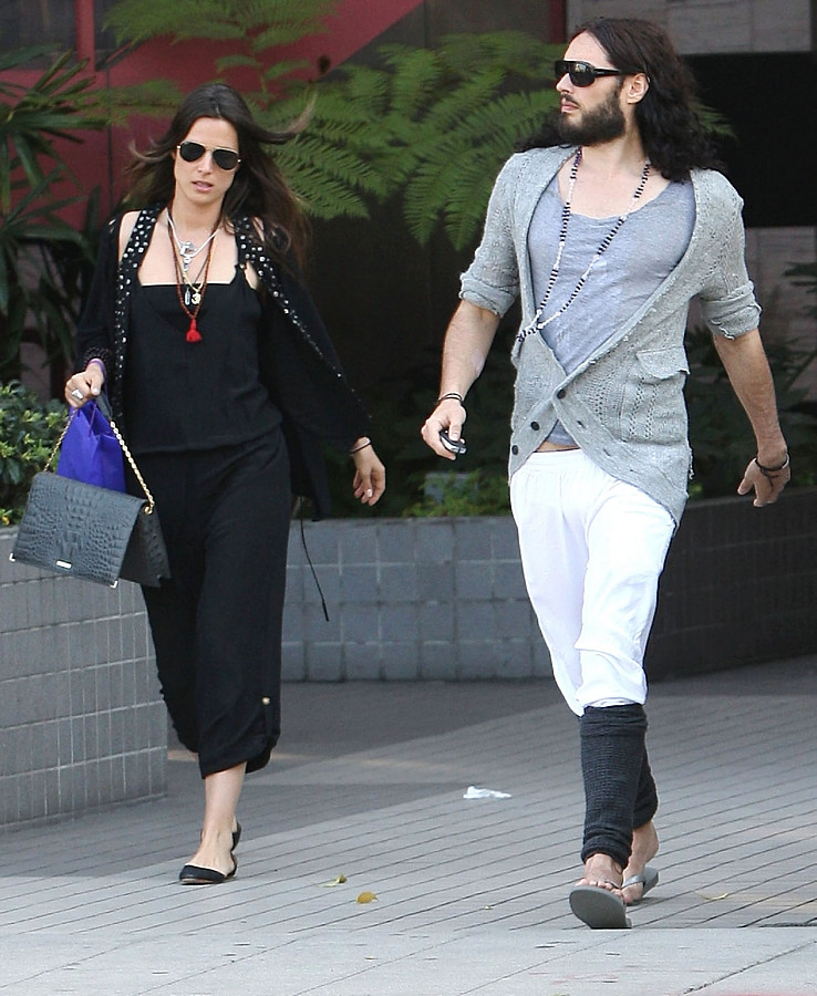 Russell Brand z nową dziewczyną, Orielą Medellin Amieiro (fot. Agencja BE&amp;W)