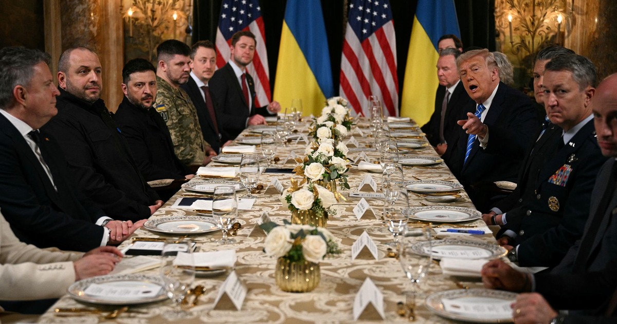 Dziennikarze zadawali pytania. Reakcja Trumpa zaskakuje. Zrobił to przed kamerami