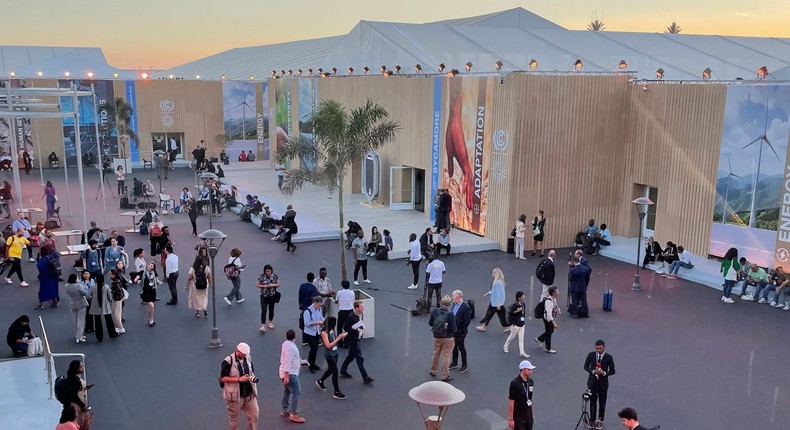 Attendees on the grounds of the United Nations climate summit in Egypt.Catherine Boudreau/Insider