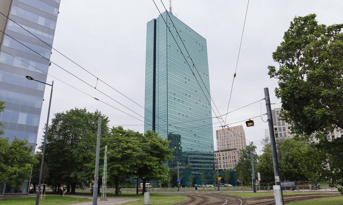 Kultowy wieżowiec zniknie z panoramy Warszawy. Symbol epoki