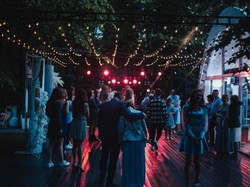 Żenujące zabawy weselne - co robić, gdy pojawią się na przyjęciu, a nie wszystkim się podobają