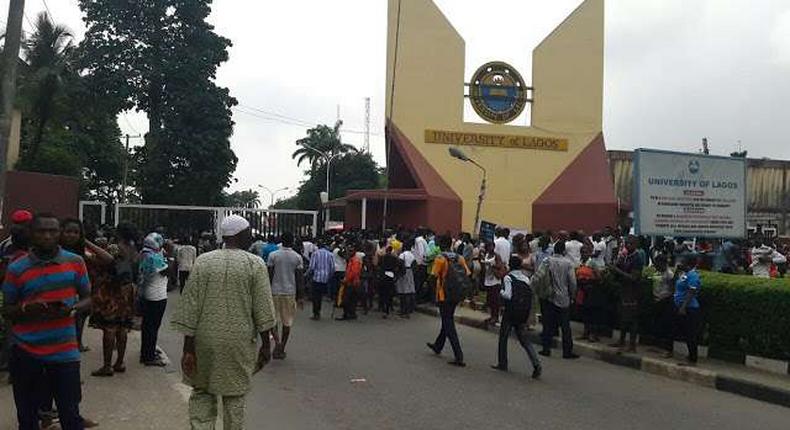 UNILAG: Students protesting outside the school gate over poor sanitary standard.