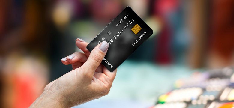 Czy warto przenieść kartę kredytową do innego banku?