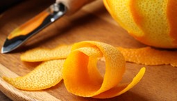 Rewelacyjne pomysły na wykorzystanie skórki pomarańczy. Przeczytaj, zanim wyrzucisz ją do kosza