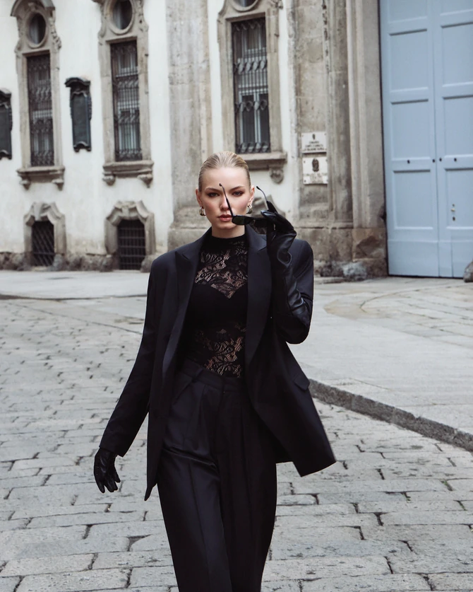 Odela sa strukiranim sakoima takođe su deo nove kolekcije Stefana Đokovića