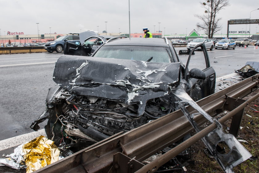 Tragiczny wypadek na węźle bielańskim, tuż przy zjeździe z autostrady