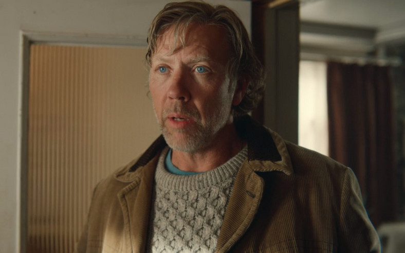 ­Mikael Persbrandt w serialu "Sex Education"