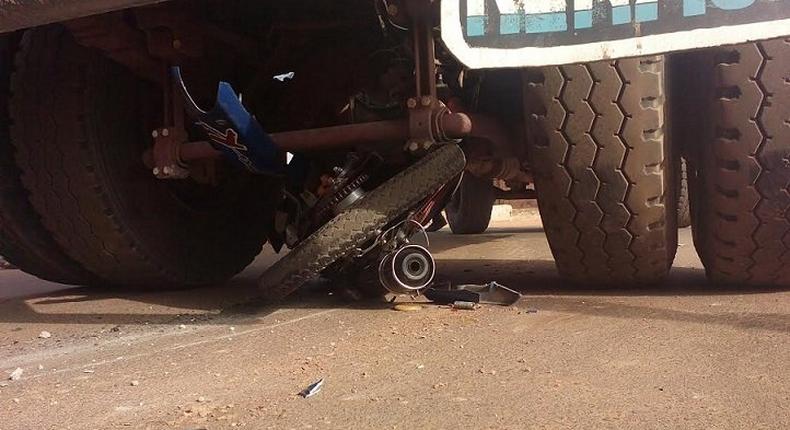 accident moto camion lg