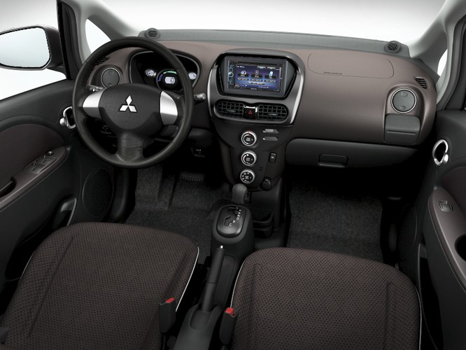 Mitsubishi i-MiEV - nowe wnętrze