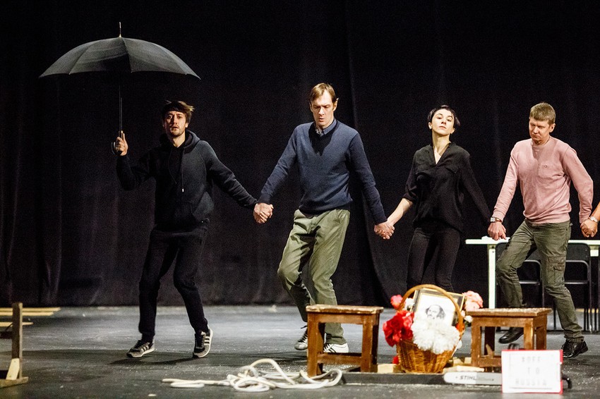 Ruski glumci kao Nušićevi junaci: Slika sa probe "Ožalošćena porodica" koju u Volkov teatru postavlja Milan Nešković