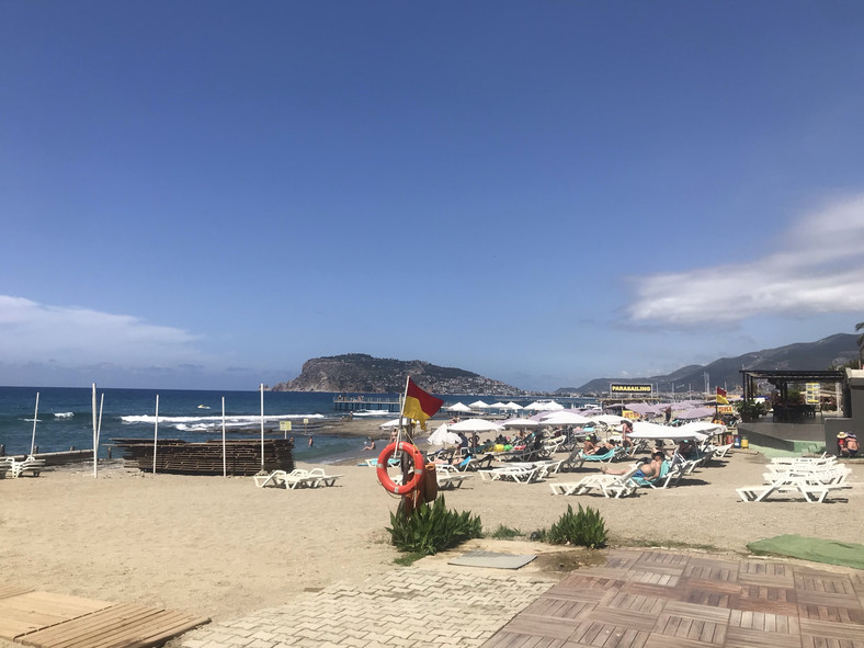 Jedna z hotelowych plaż, Alanya