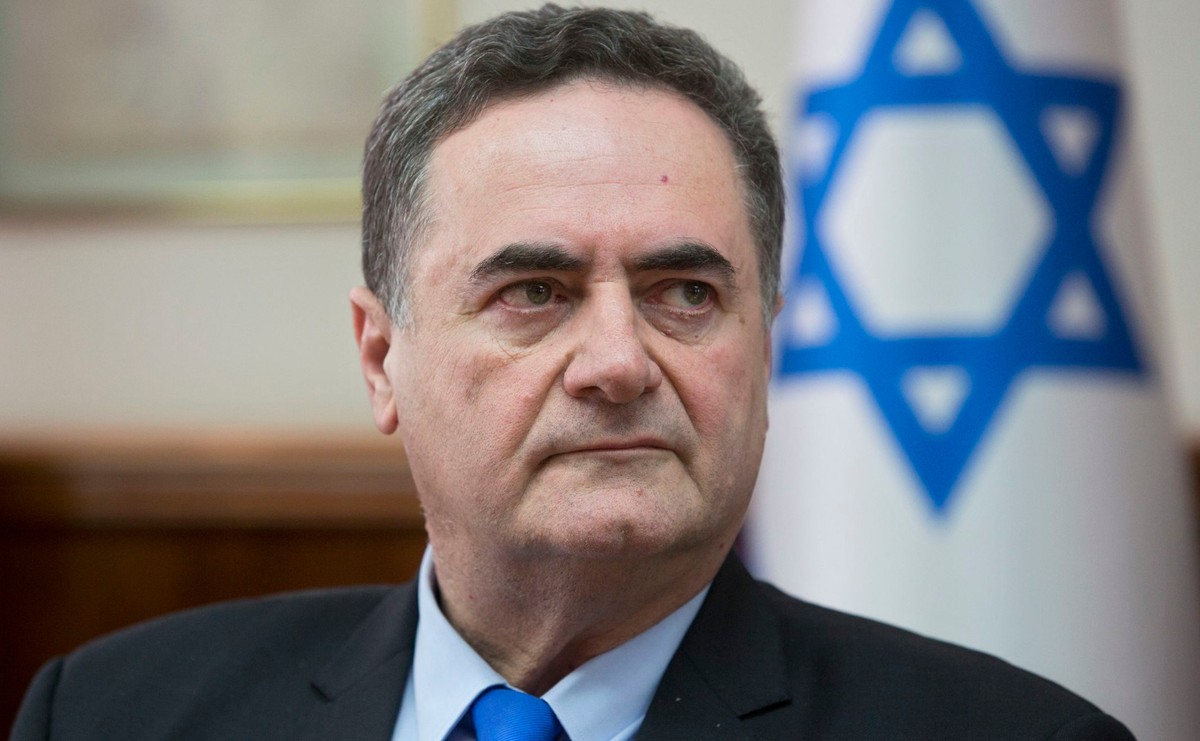 W niedzielę p.o. izraelskiego ministra spraw zagranicznych Israel Katz (na zdjęciu), odnosząc się do słów przypisanych przez media izraelskie szefowi izraelskiego rządu stwierdził: "Nasz premier wyraził się jasno. Sam jestem synem ocalonych z Holokaustu. Jak każdy Izraelczyk i Żyd mogę powiedzieć: nie zapomnimy i nie przebaczymy. Było wielu Polaków, którzy kolaborowali z nazistami i - tak jak powiedział Icchak Szamir (b. premier Izraela – PAP), któremu Polacy zamordowali ojca, +Polacy wyssali antysemityzm z mlekiem matki+. I nikt nie będzie nam mówił, jak mamy się wyrażać i jak pamiętać naszych poległych".