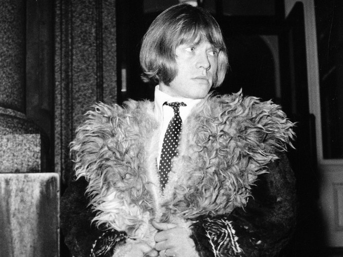 Brian Jones – gitarzysta i jeden z założycieli Rolling Stones (1969 – oficjalnie: utonięcie w basenie)