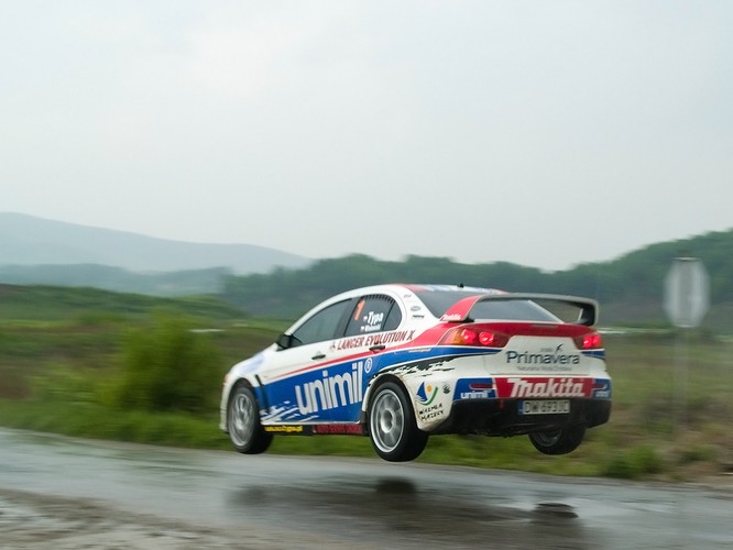 Radek jest pozytywnie zaskoczony możliwościami auta...