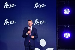 Morawiecki: W życiu zawodowym kobietom jest trudniej