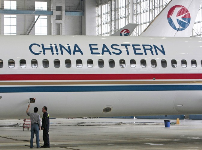 9. China Eastern Airlines – drugi co do wielkości przewoźnik lotniczy w Chinach zabrał na pokłady samolotów blisko 64,9 mln pasażerów w 2010 r. (brak danych za 2011 r.). Flota pasażerska tej linii lotniczej liczy 270 samolotów (sierpień 2011).