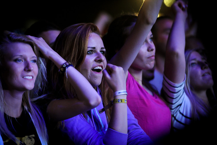 Publiczność pierwszego dnia festiwalu Audioriver (fot. Artur Rawicz/Onet)