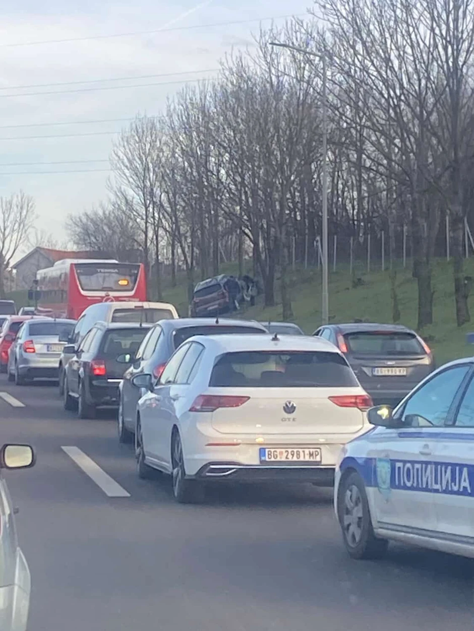 Saobraćajna nesreća na autoputu kod Malog Mokrog Luga 