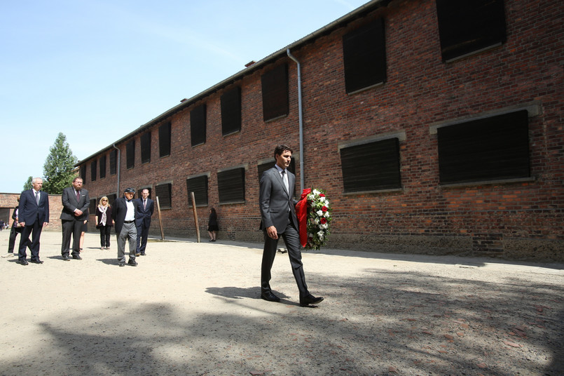 Premier Kanady zwiedził Muzeum Auschwitz