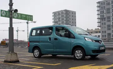 NISSAN NV200