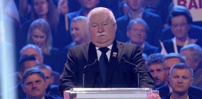 Wałęsa na konwencji PO. Kończy, a ludzie wstają z miejsc