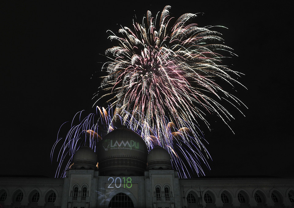 epa06411505 - MALAYSIA NEW YEAR 2018 (New Year's Celebrations in Malaysia 2018)