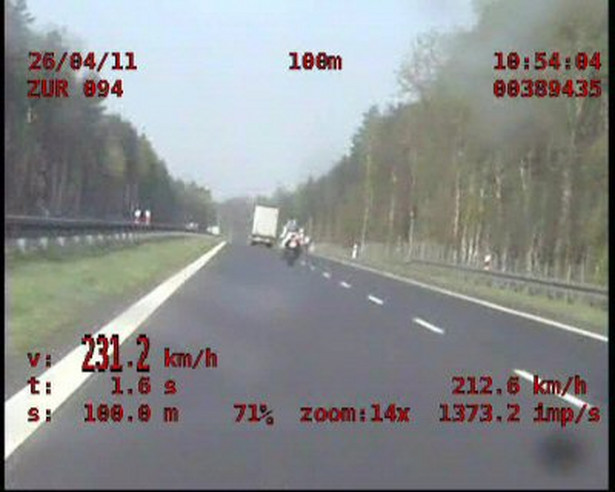 231 km/h pod nosem policji. "Śpieszył się do pracy"