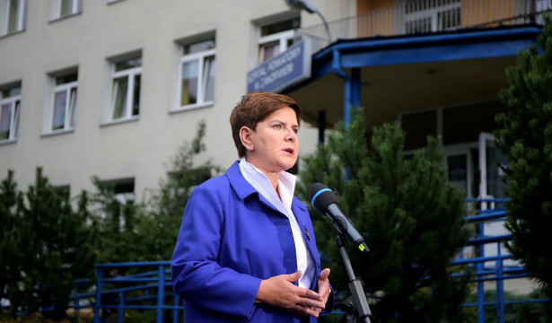 Kandydatka PiS na premiera Beata Szydło podczas briefingu po wizycie w szpitalu im. T. Chałubińskiego w Zakopanem