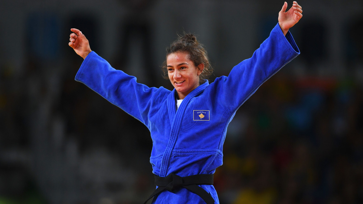 Judoczka Majlinda Kelmendi reprezentująca Kosowo zdobyła złoty medal igrzysk olimpijskich w kategorii do 52 kg. W finale faworytka pokonała Odette Giuffridę z Włoch.