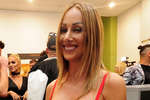 "ŽELIM DA URADIMO DNK TEST" Maca Diskrecija o Miletu Kitiću i sumnjama da joj je on otac: "Majka mi je rekla da je bogat čovek"