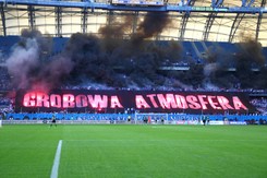 Lech ukarany rekordową grzywną. Kibice 'Kolejorza' puścili z dymem mnóstwo pieniędzy