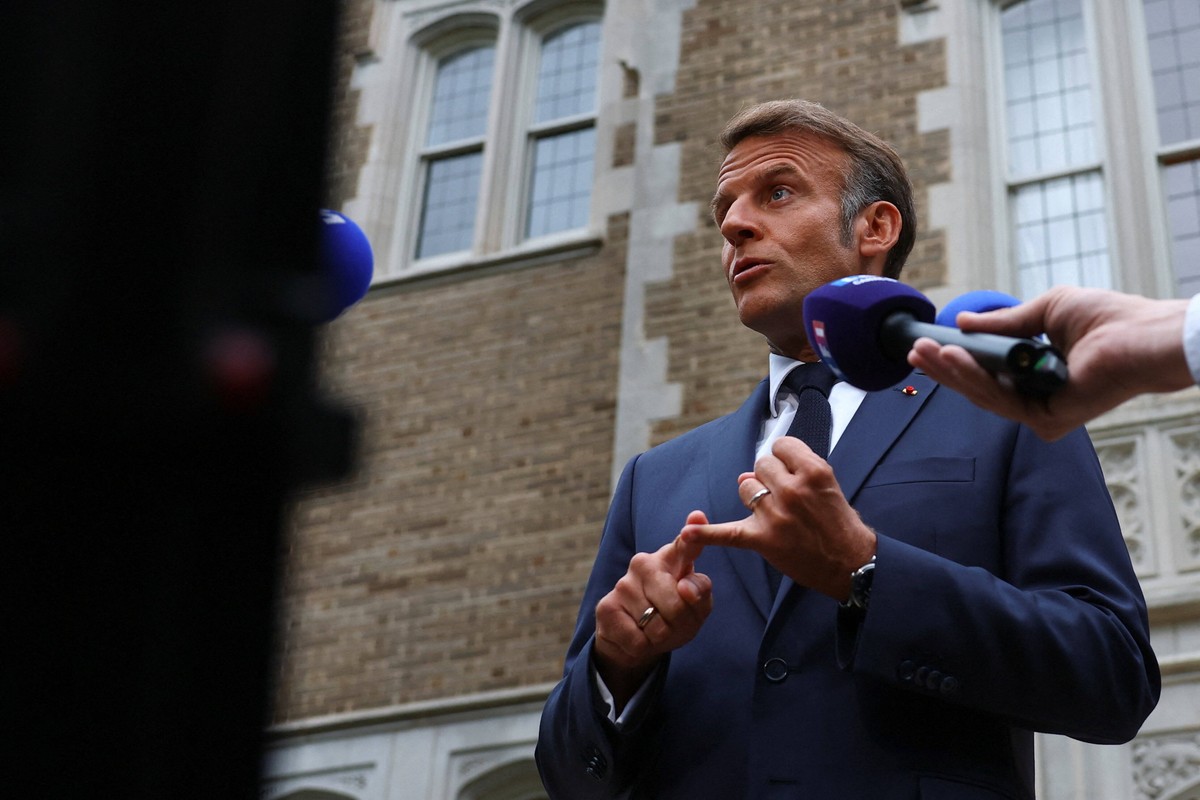 Spotkanie Wołodymyra Zełenskiego z Władimirem Putinem powinno odbyć się w Genewie. Szwajcaria, jako państwo neutralne, miałaby stworzyć warunki do rozmów o przyszłości wojny w Ukrainie - przekazał Emmanuel Macron.