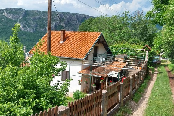 SRPSKA SELA UMIRU, ALI NEKO VIDI ŠANSU: Investitori otkrivaju zašto su baš ruralna mesta oaze novih biznisa i života bez stresa (VIDEO)
