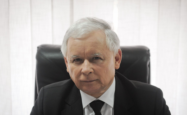 Schetyna: Nie pochylam się po to, co strąca prezes Kaczyński ze stołu