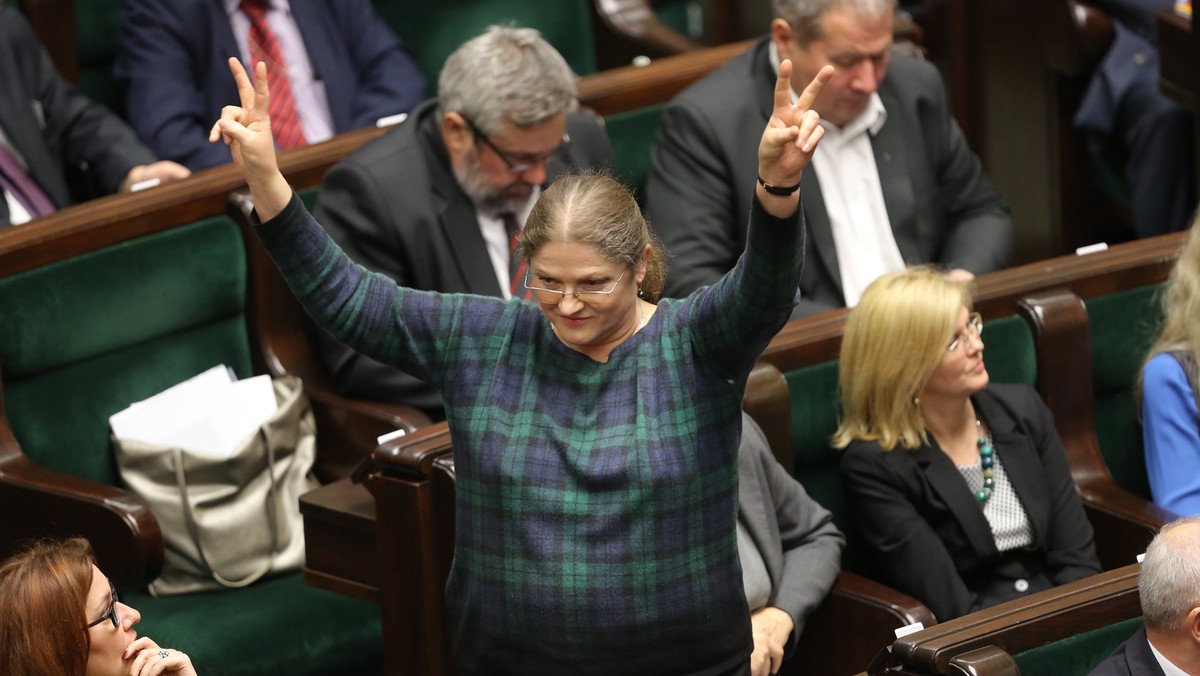 PiS chce zdemontować demokratyczną kontrolę nad służbami specjalnymi - mówili posłowie PO. Według nich taki skutek odniesie zlikwidowanie rotacyjnego przewodnictwa w komisji ds. służb. To poprzednia koalicja zdemontowała służby, my przywracamy ład - odpowiada szef klubu PiS.