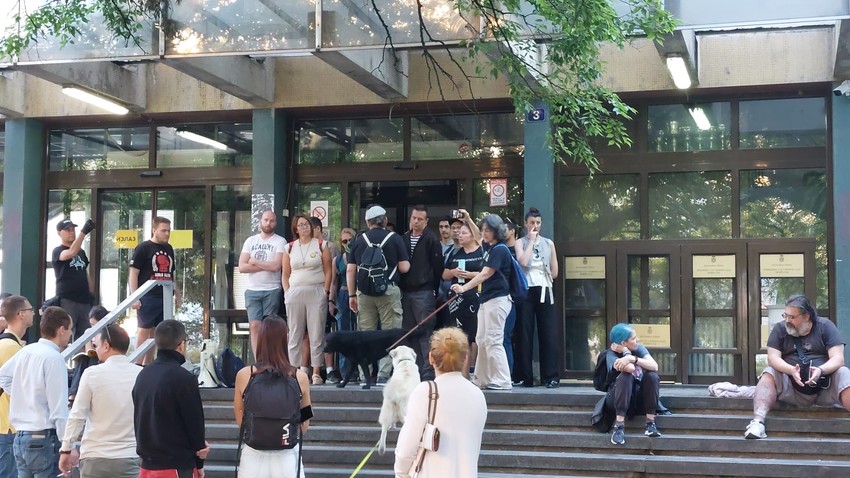 Građani i studenti ponovo blokirali novosadsku Palatu pravde