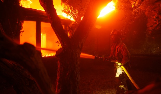 Požar u naselju Pasifik Palisejds u Los Anđelesu