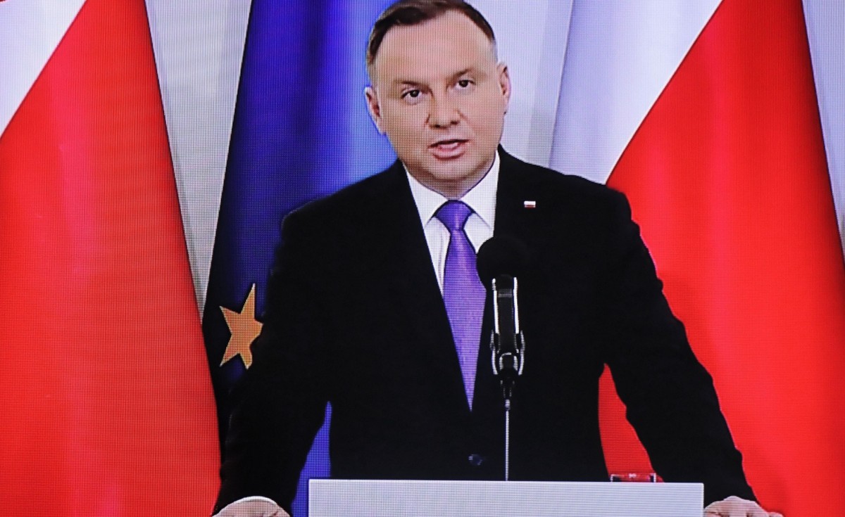Hot16Challenge: Andrzej Duda tłumaczy o czym zarapował