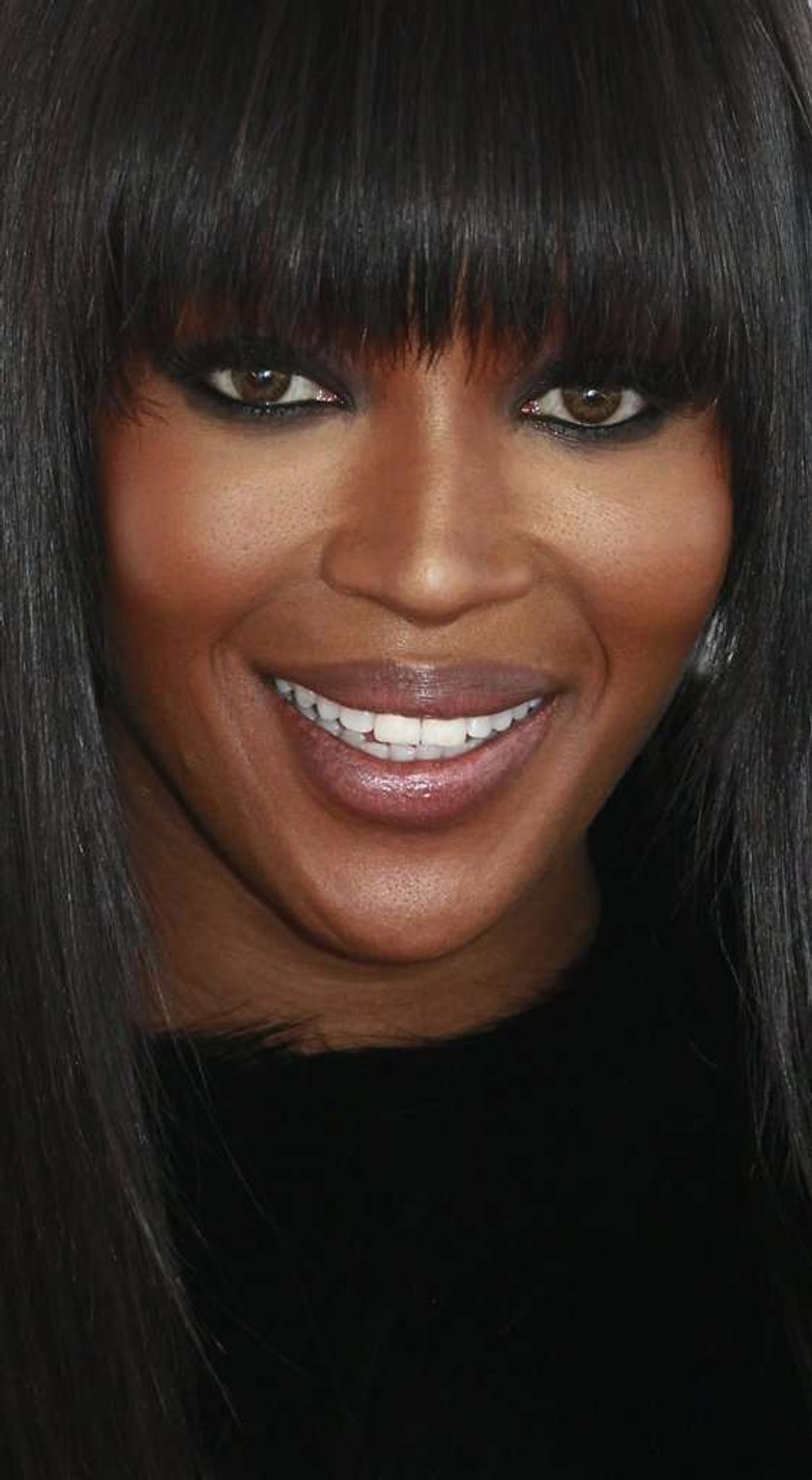 Naomi Campbell kopci w ukryciu