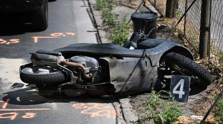 Autóval ütközött a robogós, meghalt egy férfi a balesetben / Fotó: MTI Mihádák Zoltán